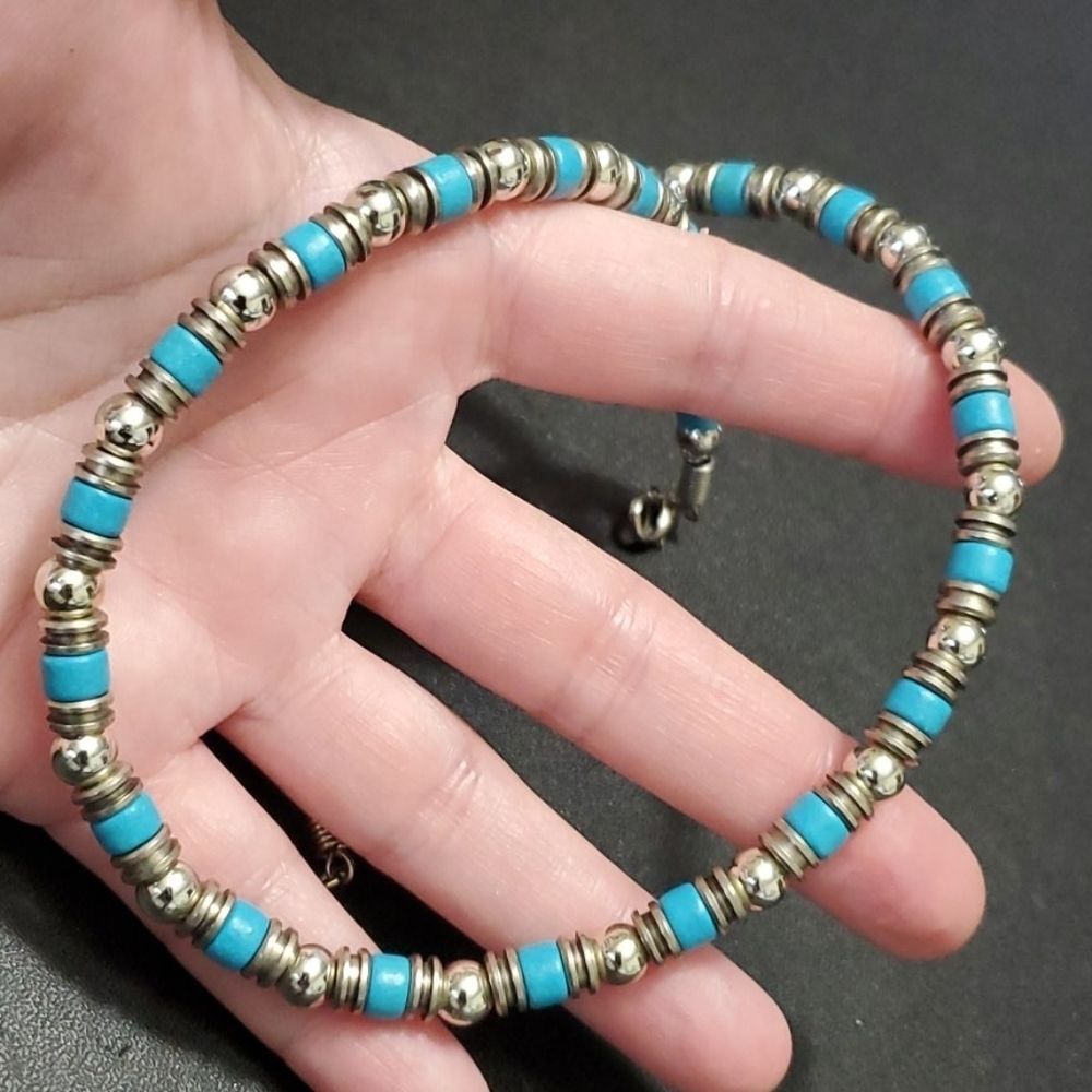 Silver tone and blue beaded necklace 18"